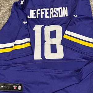 Justin Jefferson on field Nike jeesey XL